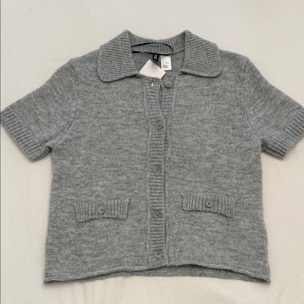 H&M Gray Short Sleeve Knit Blouse